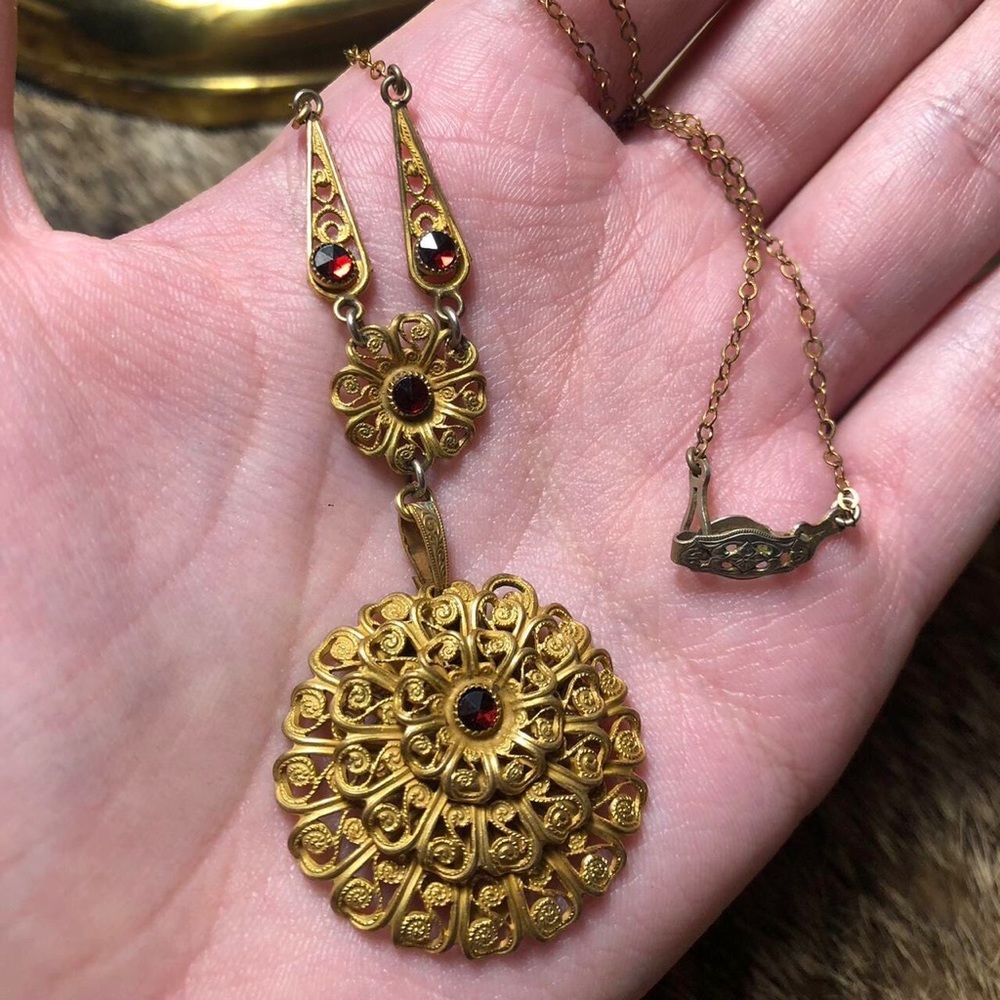 Vintage gold plated lavaliere filigree flower necklace/dress clip